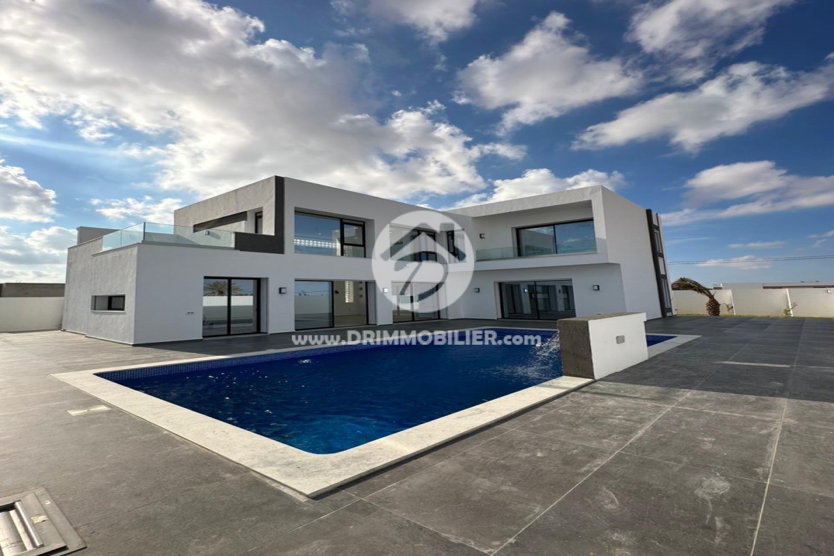V621 -                            Vente
                           Villa avec piscine Djerba