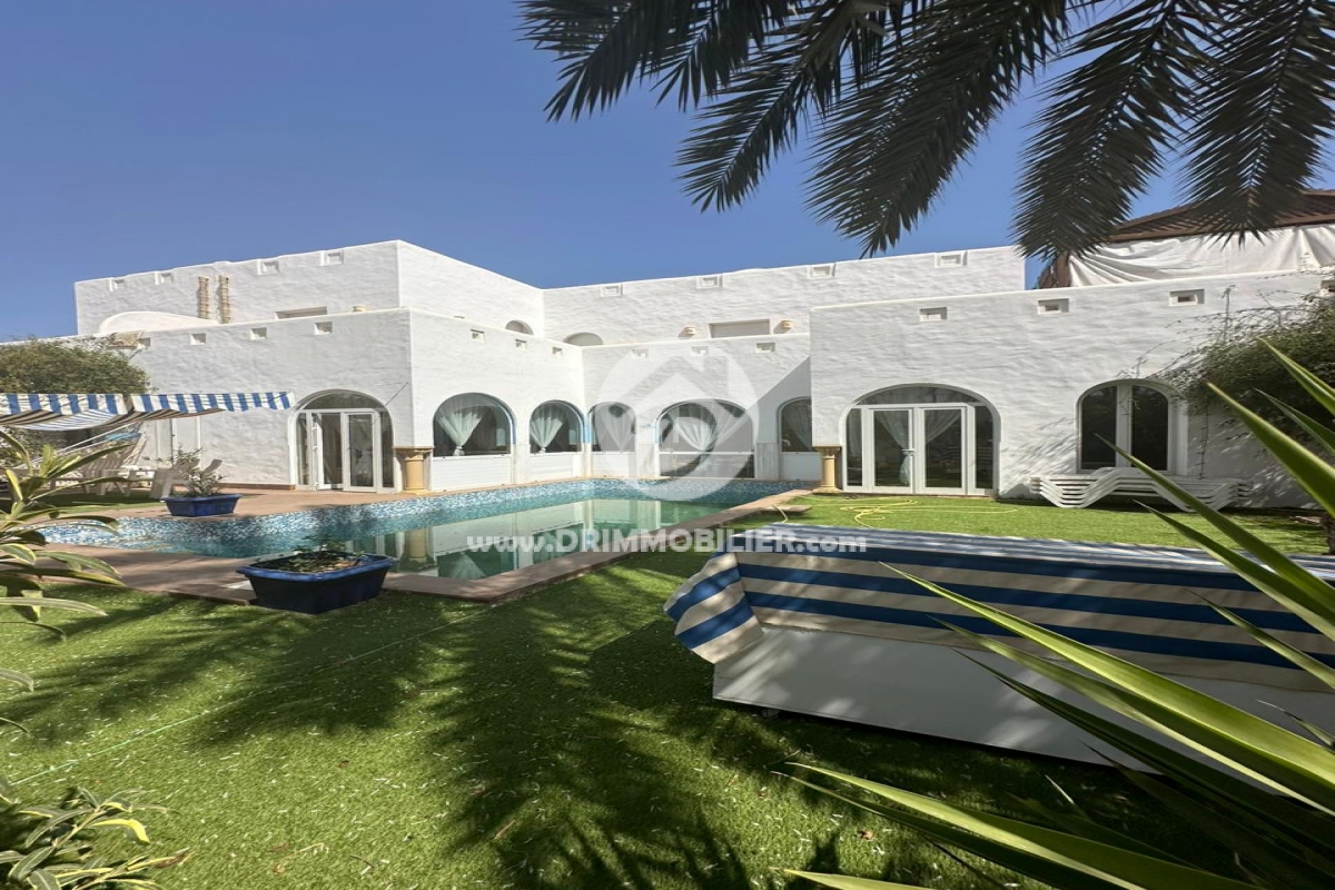 V638 -                            Vente
                           Villa avec piscine Djerba
