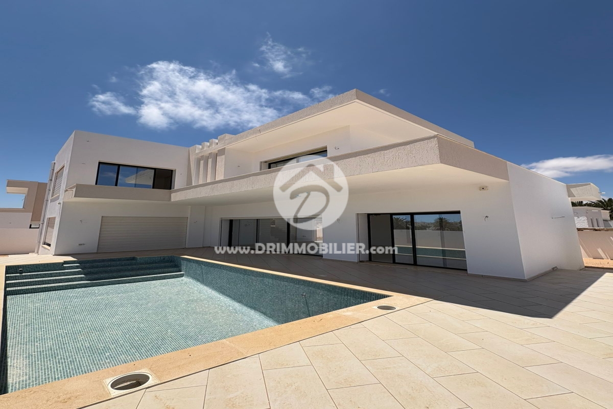 V694 -                            Vente
                           Villa avec piscine Djerba