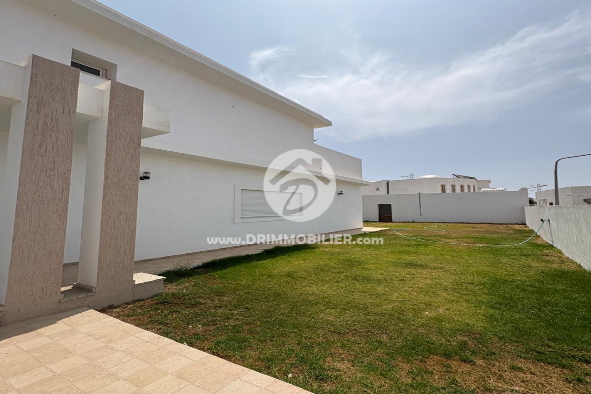 V700 -   Villa avec piscine Djerba