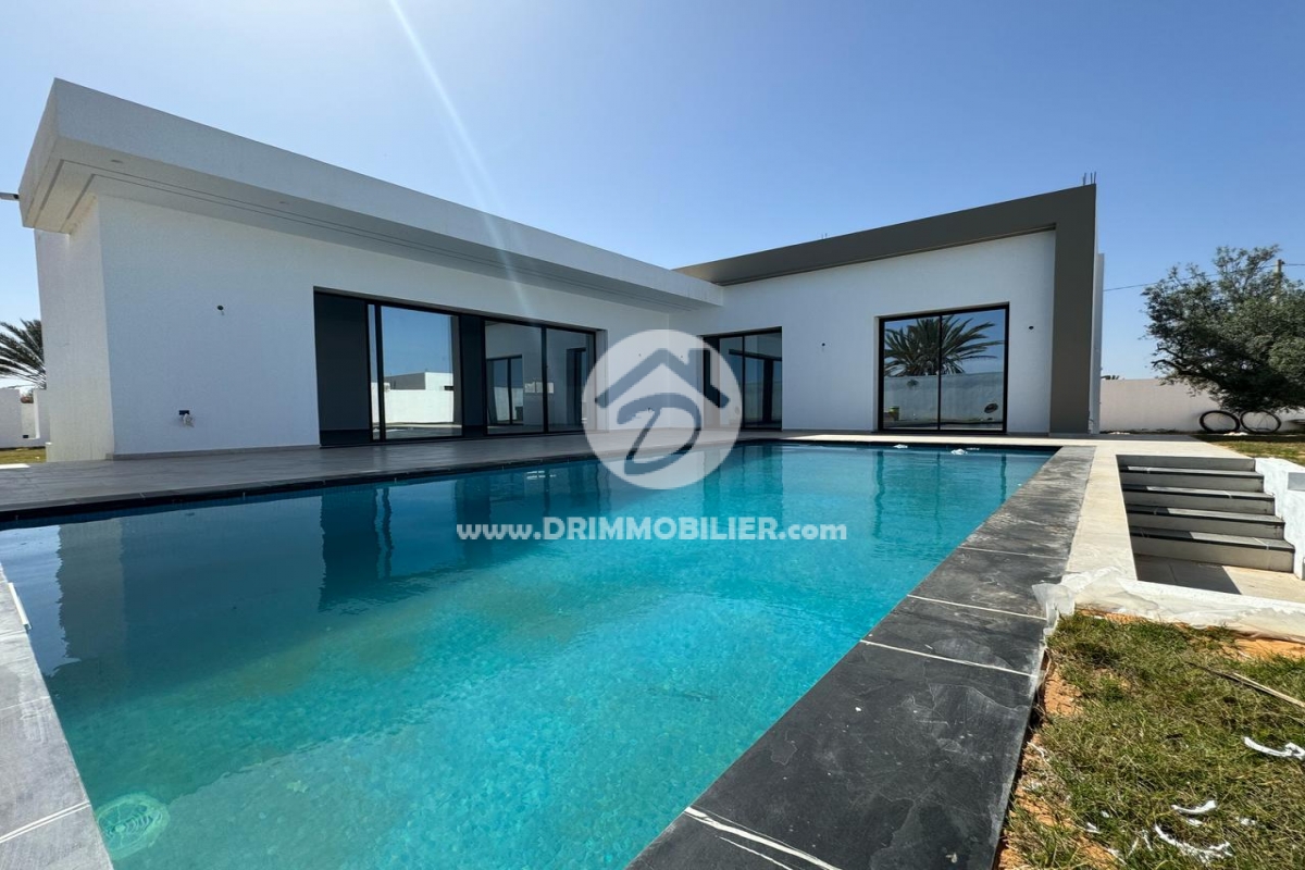 V706 -                            Vente
                           Villa avec piscine Djerba
