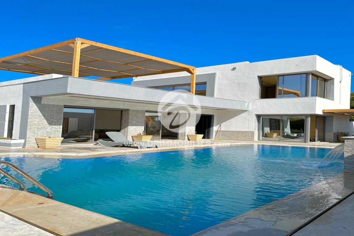V709 -                            Vente
                           Villa avec piscine Djerba