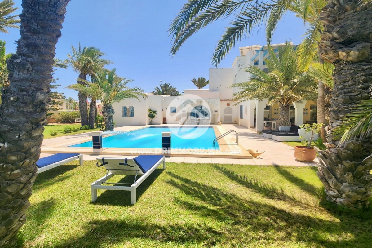 V710 -                            Vente
                           Villa avec piscine Djerba