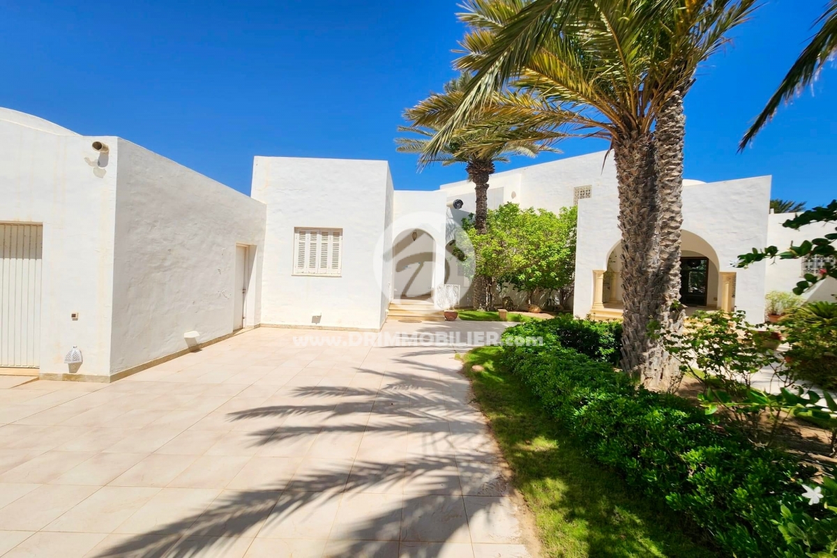 V710 -   Villa avec piscine Djerba