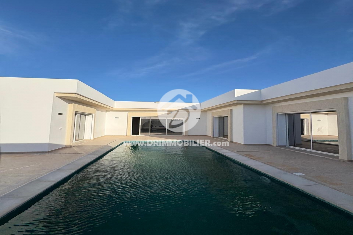 V712 -                            Vente
                           Villa avec piscine Djerba