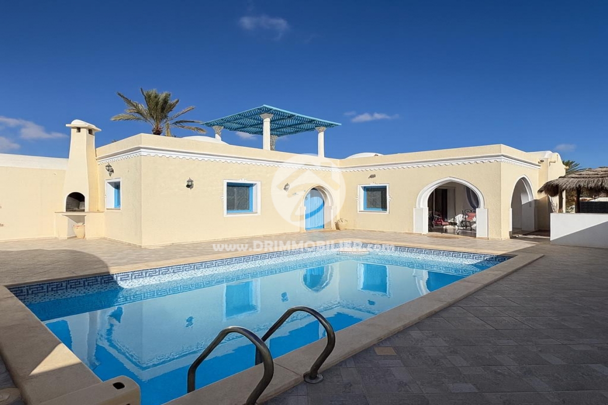 V736 -                            Vente
                           Villa avec piscine Djerba