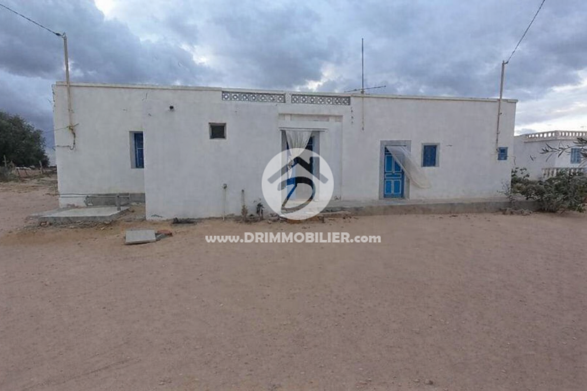 V757 -                            Sale
                           Houch Djerbien Djerba