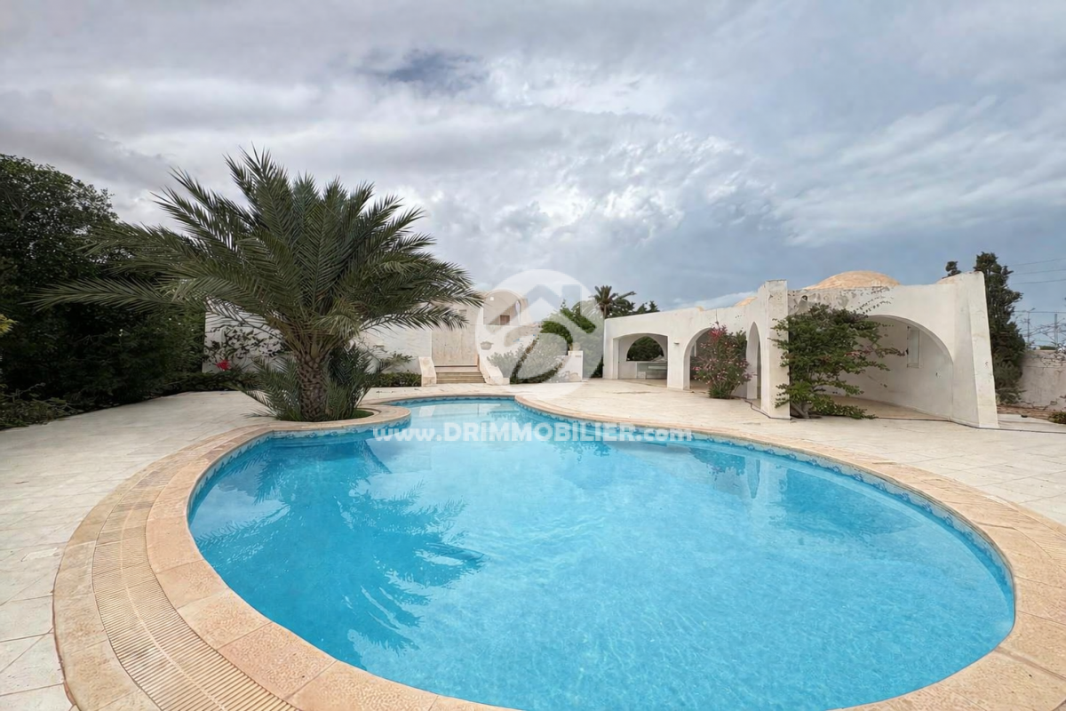 V780 -                            Vente
                           Villa avec piscine Djerba