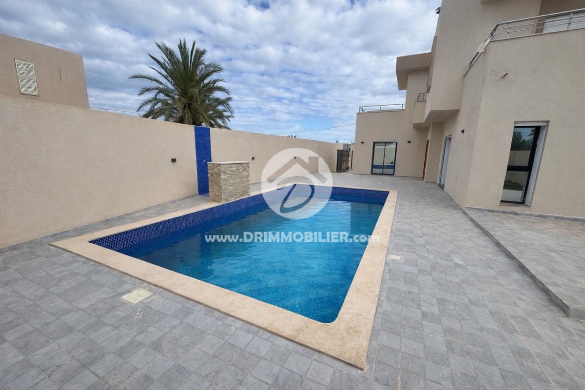 V783 -                            Vente
                           Villa avec piscine Djerba