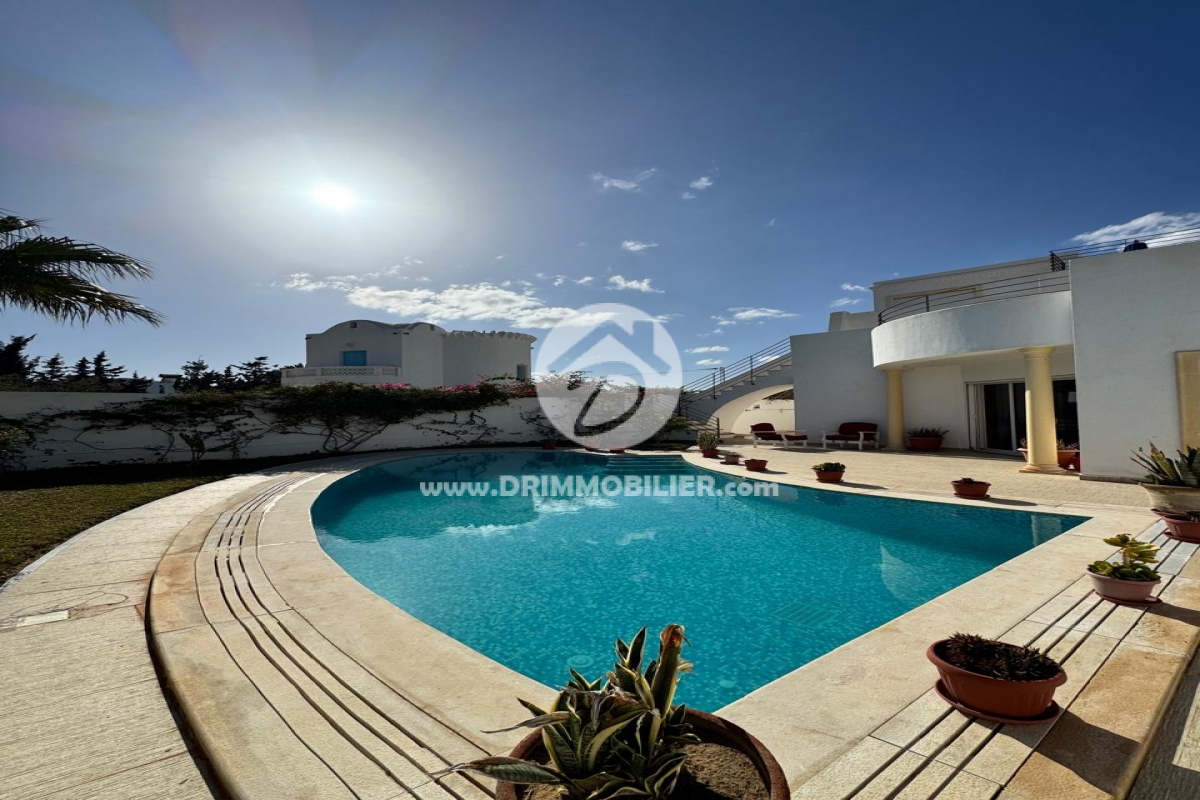 V784 -                            Vente
                           Villa avec piscine Djerba