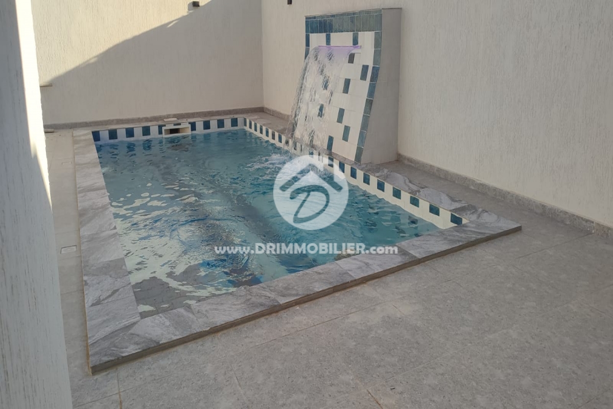 V785 -                            Vente
                           Villa avec piscine Djerba