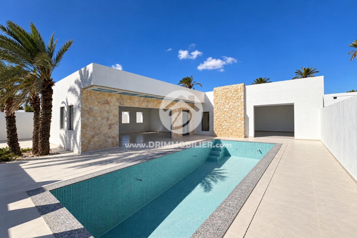 V796 -                            Vente
                           Villa avec piscine Djerba