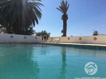 L154 -                            بيع
                           Villa avec piscine Djerba