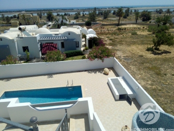 L162 -                            بيع
                           Villa avec piscine Djerba