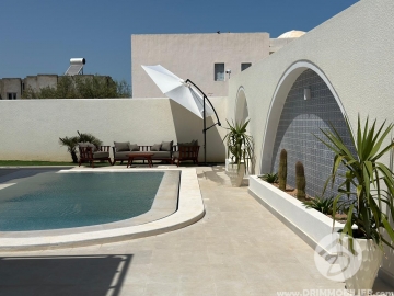 L174 -                            بيع
                           Villa avec piscine Djerba