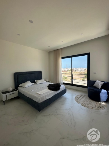 L174 -                            بيع
                           Villa avec piscine Djerba
