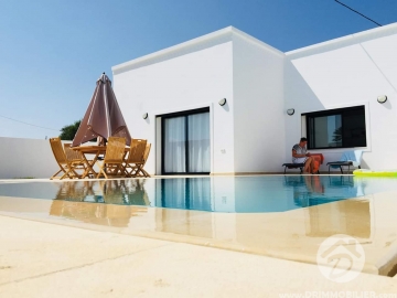 L240 -                            بيع
                           Villa avec piscine Djerba