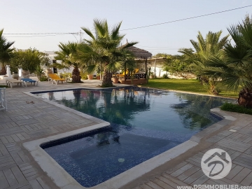 L245 -                            بيع
                           Villa avec piscine Djerba