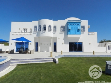 L301 -                            بيع
                           Villa avec piscine Djerba