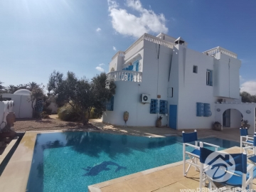 L347 -                            بيع
                           Villa avec piscine Djerba