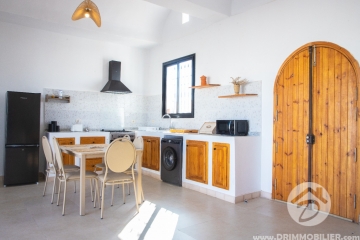 L367 -                            بيع
                           Villa avec piscine Djerba
