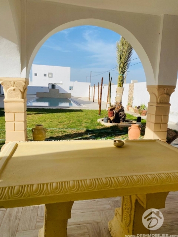 L373 -                            بيع
                           Villa avec piscine Djerba