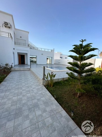 L402 -                            بيع
                           Villa avec piscine Djerba