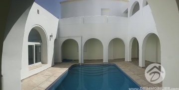 V142 -                            Vente
                           Villa avec piscine Djerba