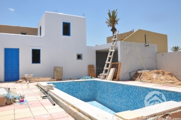 V213 -                            Sale
                           Houch Djerbien Djerba