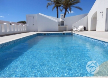 V280 -                            بيع
                           Villa avec piscine Djerba