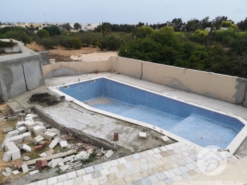 V320 -                            Sale
                           Villa avec piscine Djerba