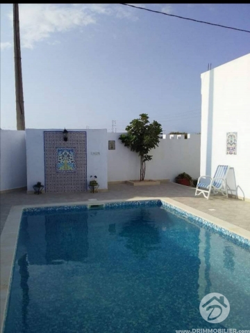 V325 -                            Vente
                           Villa avec piscine Djerba
