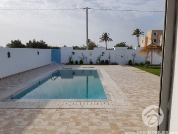 V332 -                            بيع
                           Villa avec piscine Djerba