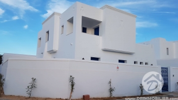 V372 -                            Vente
                           Villa avec piscine Djerba