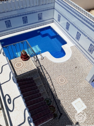 V394 -                            بيع
                           Villa avec piscine Djerba