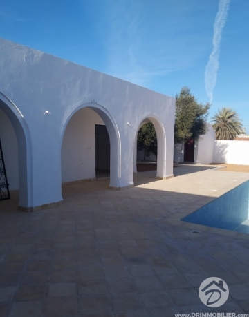 V466 -                            بيع
                           Villa avec piscine Djerba