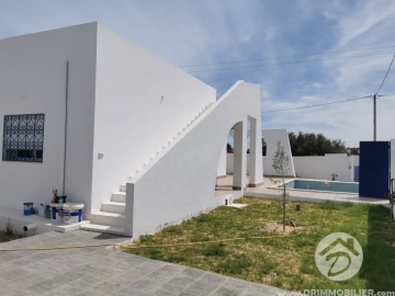 V472 -                            بيع
                           Villa avec piscine Djerba