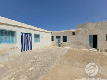 V490 -                            Vente
                           Houch Djerbien Djerba