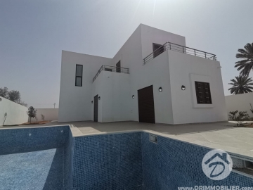 V523 -                            Vente
                           Villa avec piscine Djerba