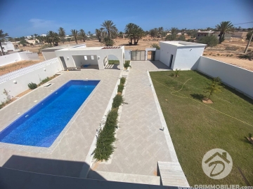 V596 -                            Vente
                           Villa avec piscine Djerba