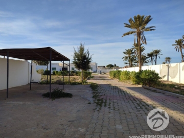 V598 -                            Vente
                           Villa avec piscine Djerba