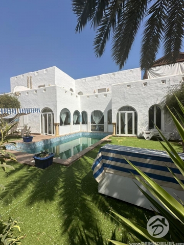 V638 -                            بيع
                           Villa avec piscine Djerba