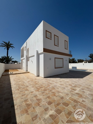 V698 -                            بيع
                           Villa avec piscine Djerba