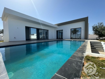 V706 -                            Vente
                           Villa avec piscine Djerba