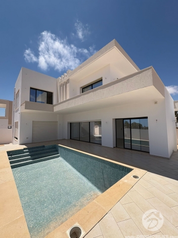 V707 -                            Vente
                           Villa avec piscine Djerba