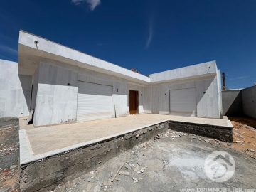 V713 -                            Vente
                           Villa avec piscine Djerba