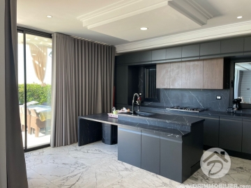 V719 -                            Vente
                           Villa avec piscine Djerba