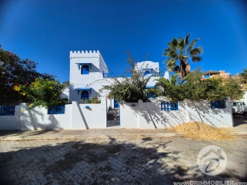 V737 -                            Vente
                           Villa avec piscine Djerba