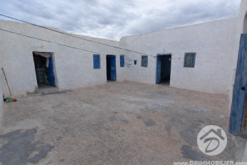 V757 -                            Sale
                           Houch Djerbien Djerba