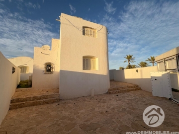 V759 -                            Vente
                           Villa avec piscine Djerba